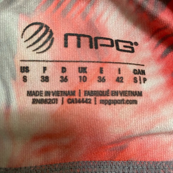 MPG Workout capri Leggings - Picture 7 of 7